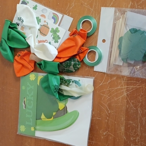 St Patrick's Day Decor Box 7 - Picture 3 of 3